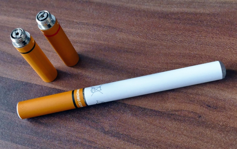 e-cigarette-EVENOS-min_electronic_cigarette_e_cigarette_nicotine_vapor_vaporizer_smoke_tobacco-663282